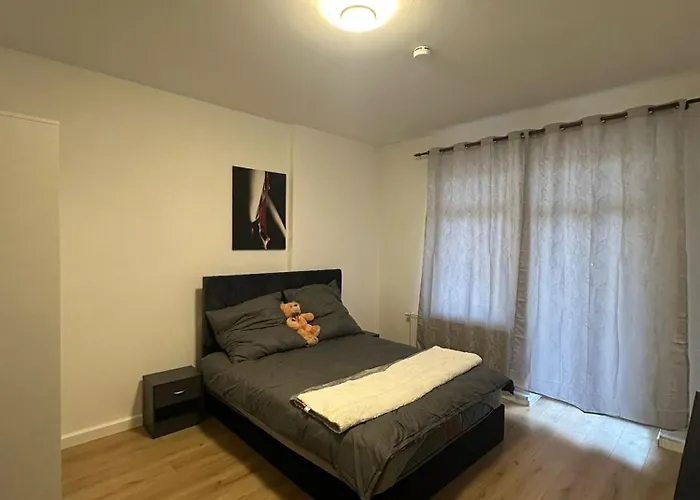 Elegant &apartment 1 *